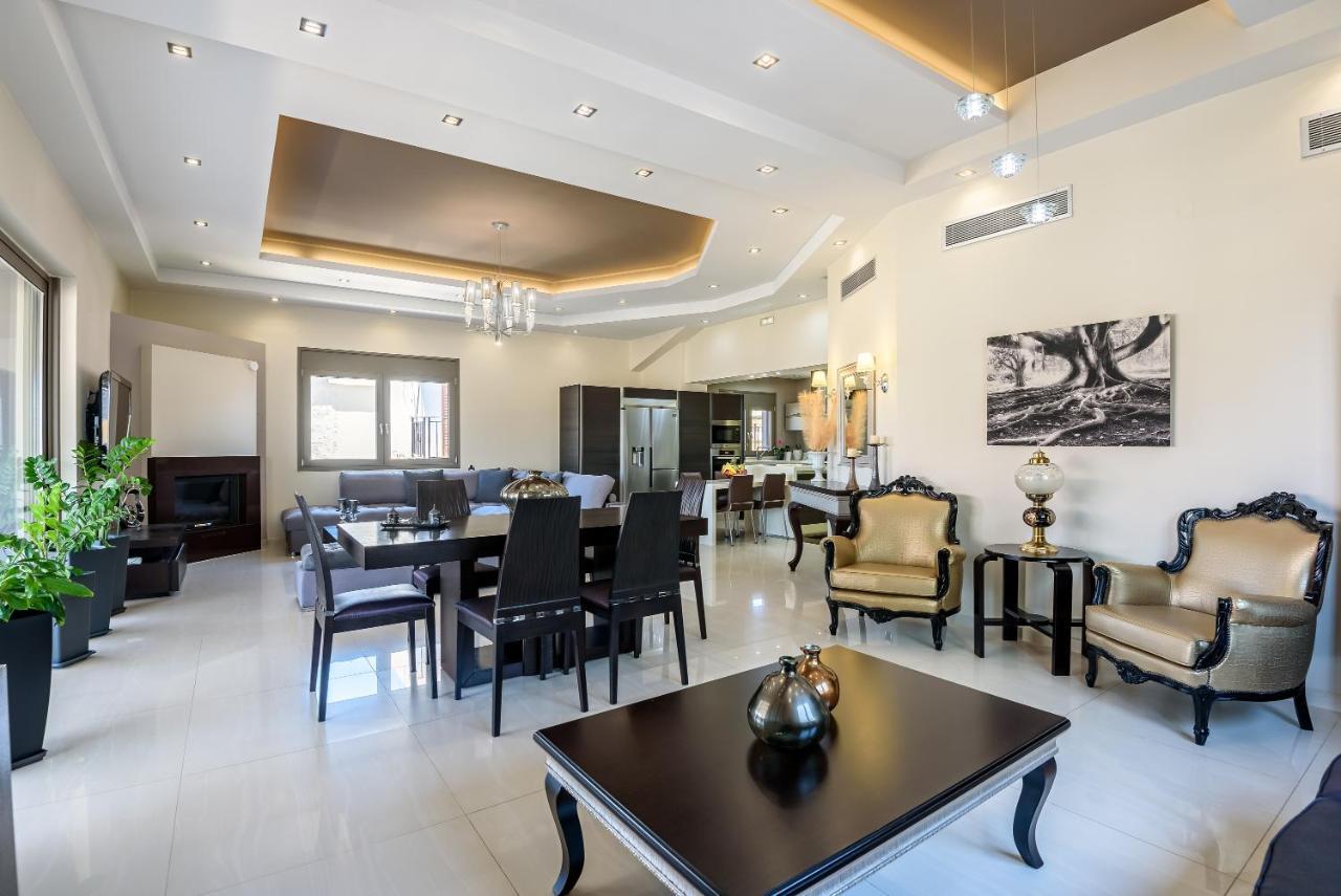 Luxury Villa In City Center With Rooftop Swimming Pool Chania  Exterior photo