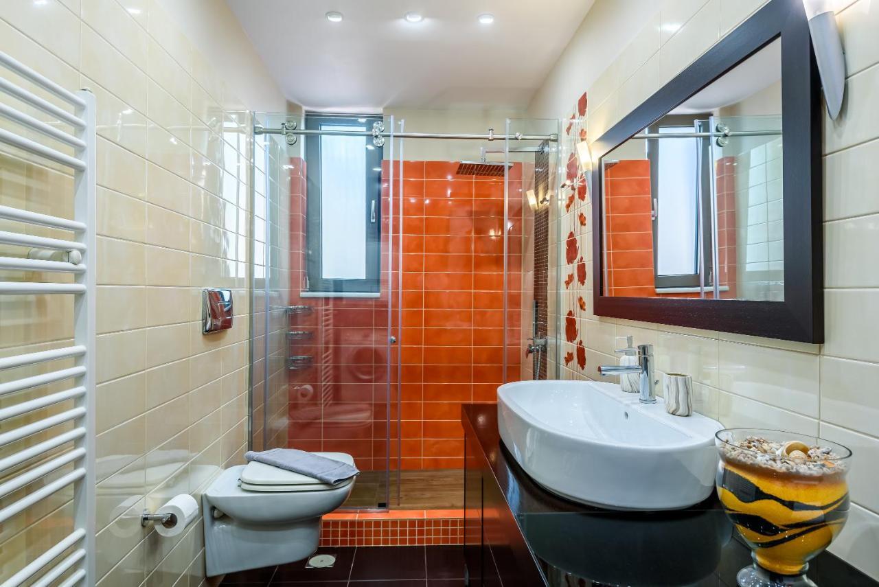 Luxury Villa In City Center With Rooftop Swimming Pool Chania  Exterior photo