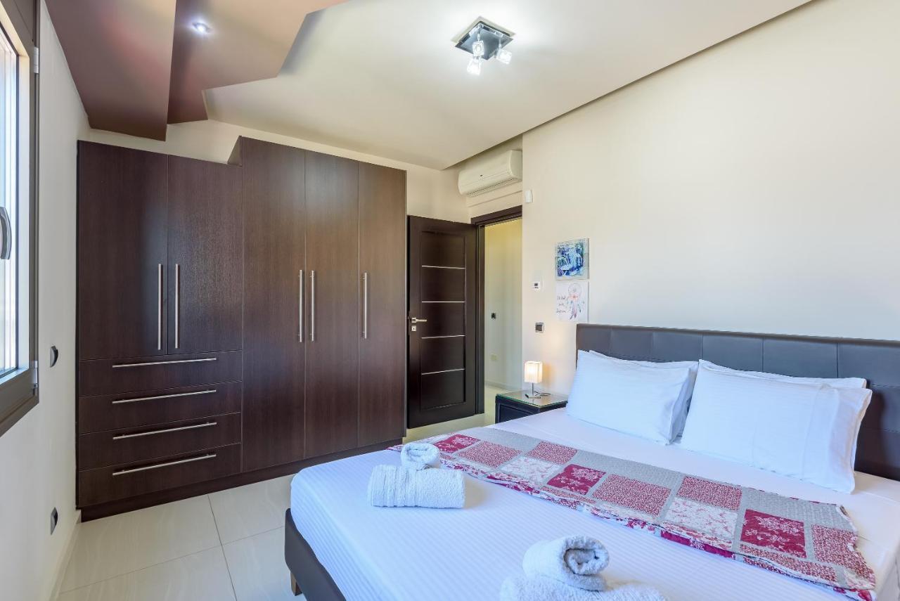 Luxury Villa In City Center With Rooftop Swimming Pool Chania  Exterior photo